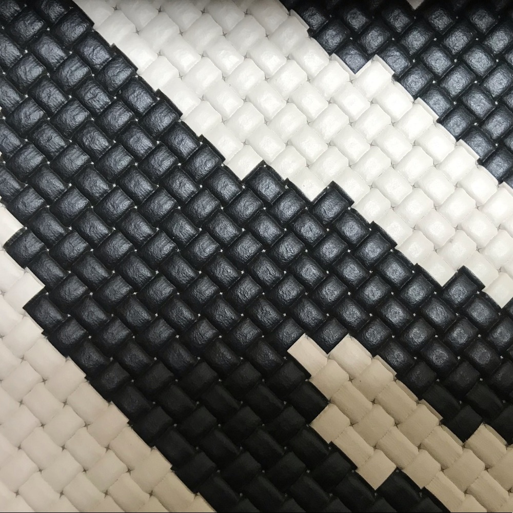 Salvatore Ferragamo Trifolio TH Top Hand… - Picture 7 of 15